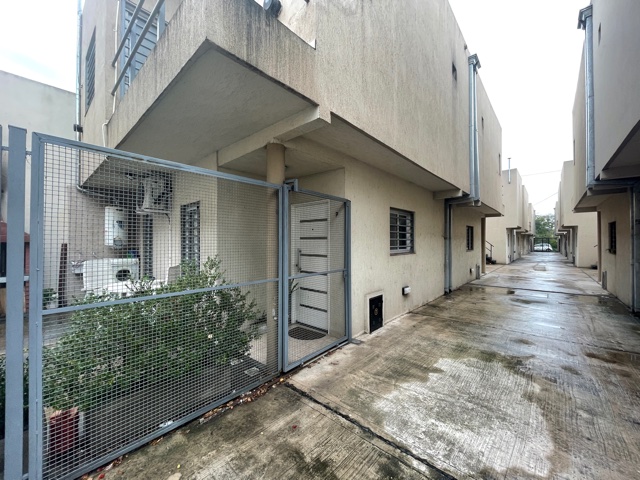Belgrano-1655-lateral.jpg