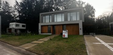 VENTA – Casa Lote 28 en Lares de Canning