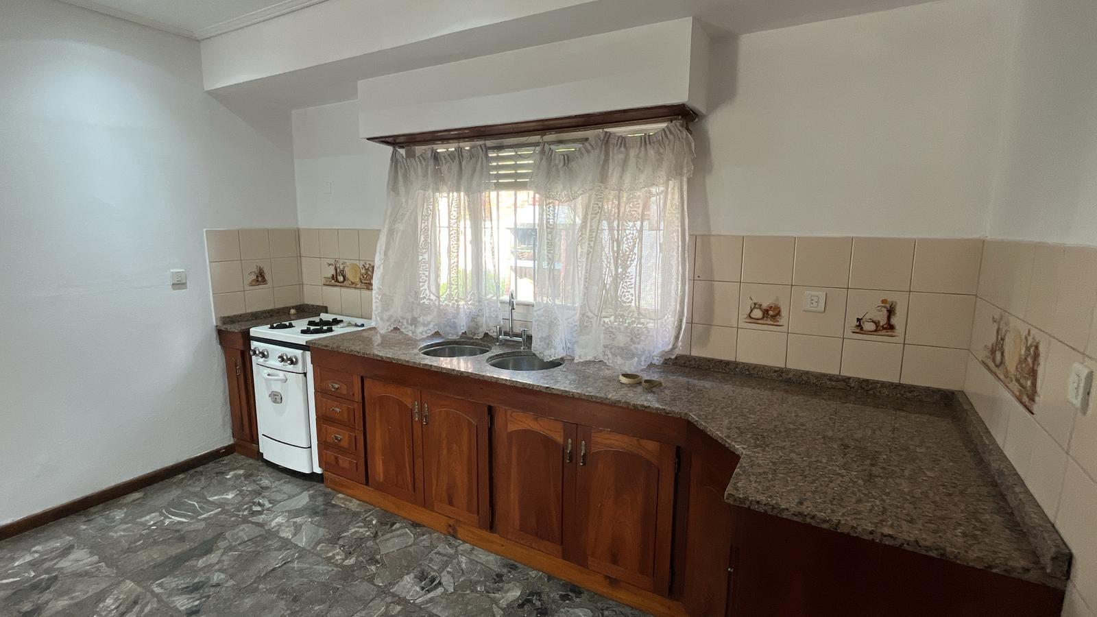 7152144_110918720993031765698007413887579245637952647300069803251663050304849064327383