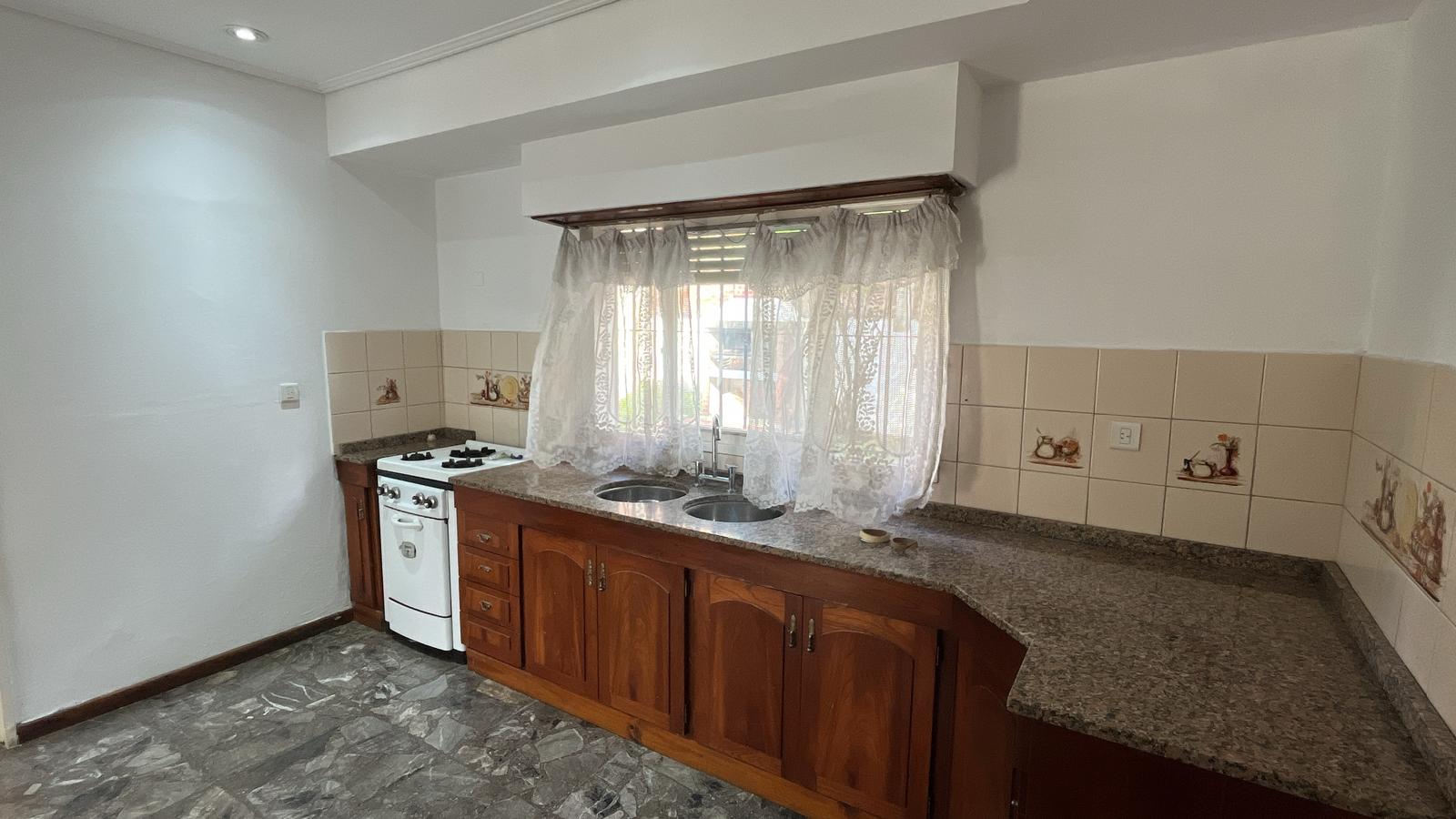 7152144_902756064956032748688275130389162761186951630575711460853005763633895658358